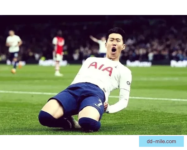 孙兴慜担任热刺训练营队长带领球队备战新赛季展现领袖风范