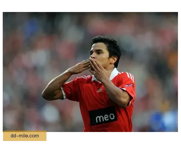 巴西飞翼埃弗顿苏亚雷斯告别格雷米奥转投本菲卡开启新篇章