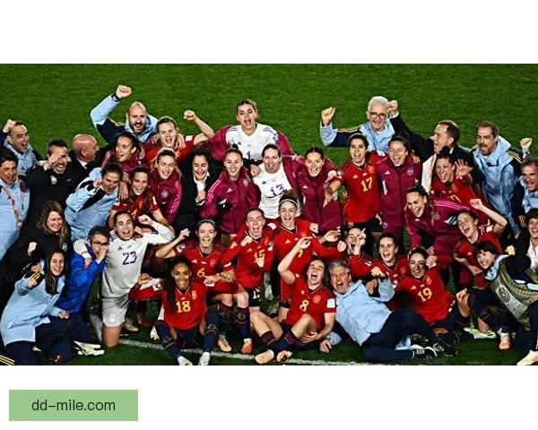 西班牙女足历史性夺得首届女足欧洲国家联赛冠军展现强大实力